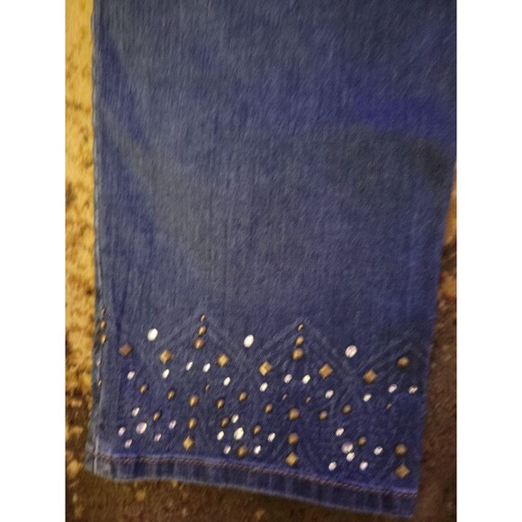 Capei Jean's With Rhinestones On Leg - Picture 6 of 7